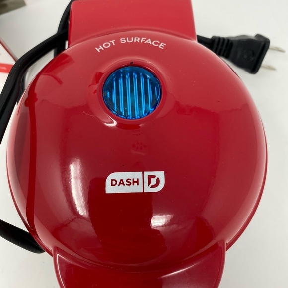 Dash Red Mini Heart Waffle Maker - Picture 6 of 10